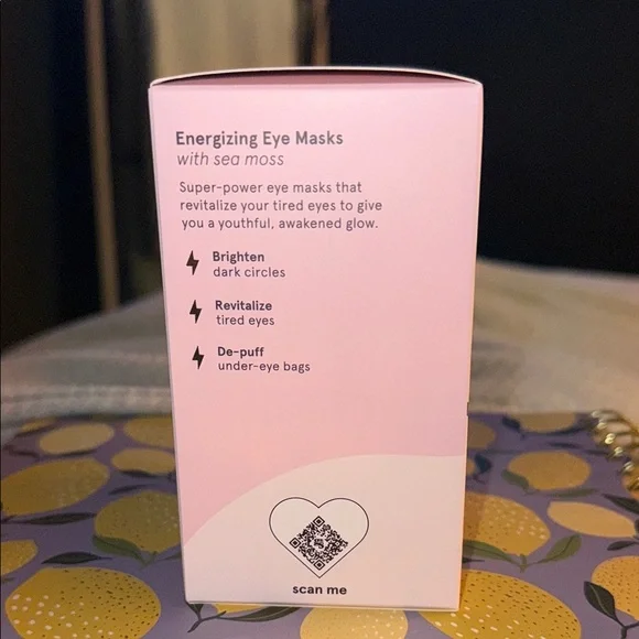 grace & stella Energizing Eye Masks - Pink and Gold - Picture 5 of 5